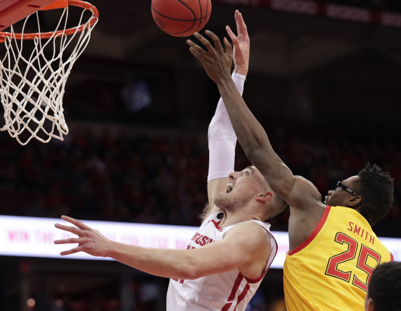 Badgers 56, Terrapins 54